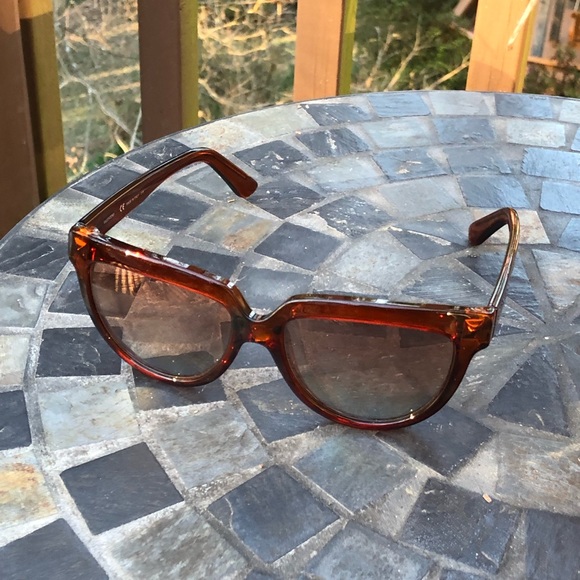 Valentino women’s sunglasses V724S. NWB. - Picture 4 of 8